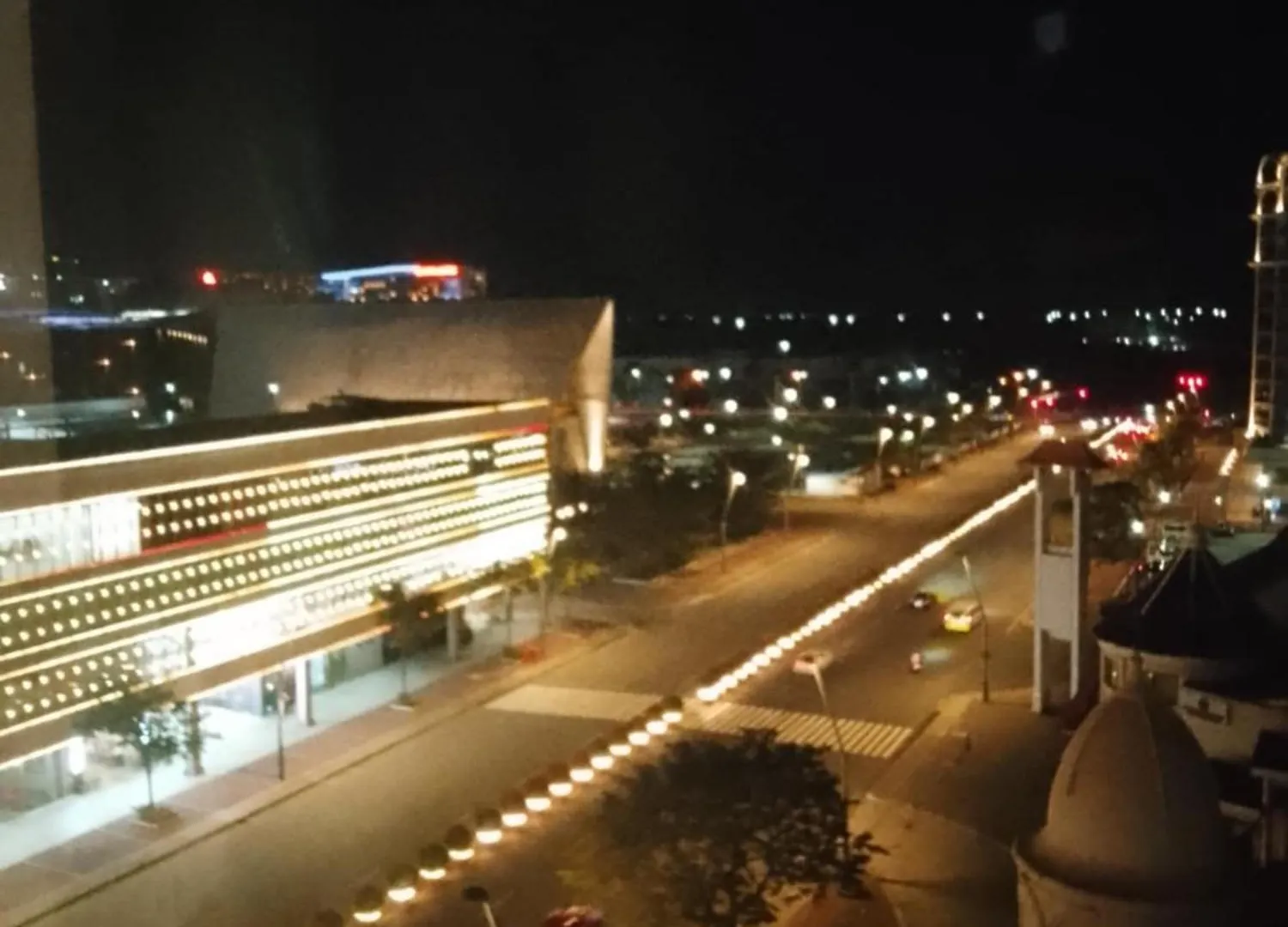 Staycation Infront Of Dfa, Parqual , Ayala Mall, Moa, City Of Dreams, Conrad, Solaire, Okada , & Naia Philippines